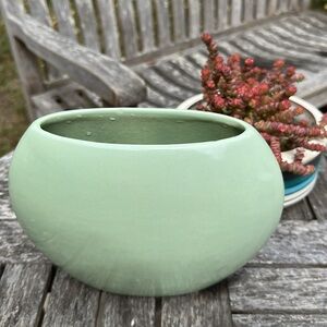 Vintage La Mirada Made in USA Gorgeous Mint Colored Vase